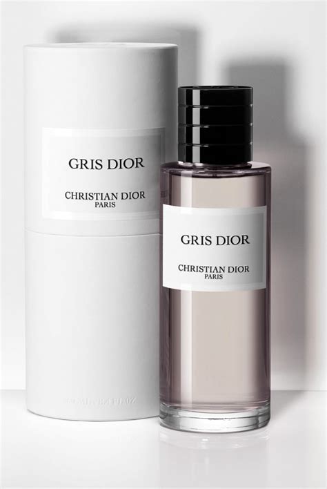 gris de montaigne dior